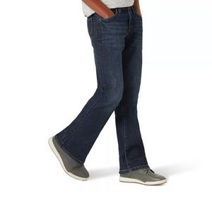 Lee’s Extreme Motion MVP boys size 8R